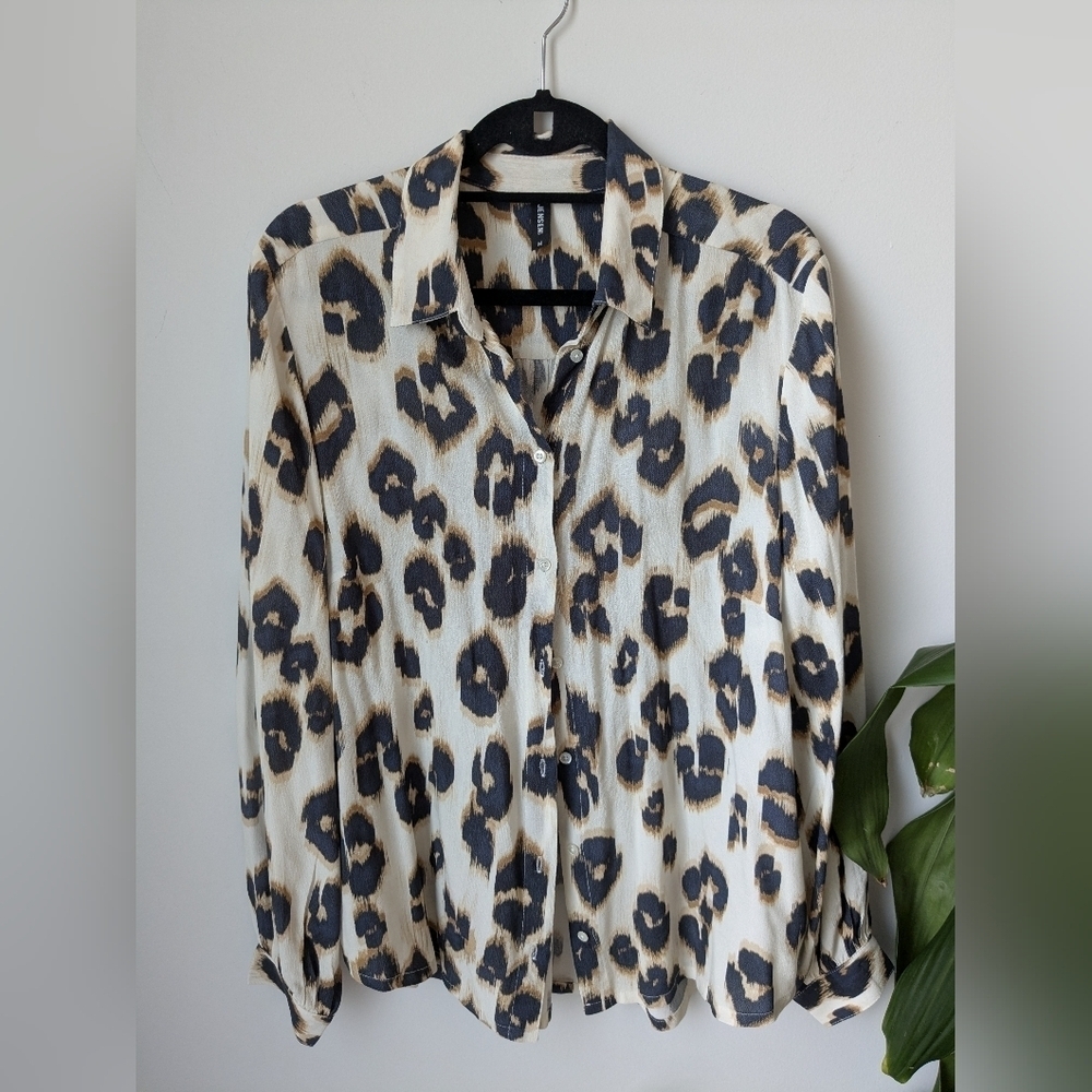 Crepe Weave Animal Print Long Sleeve Blouse Cream with Black/Tan Print - Size M